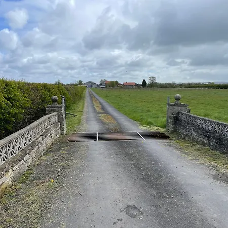 Letaway - Dove * Pickering